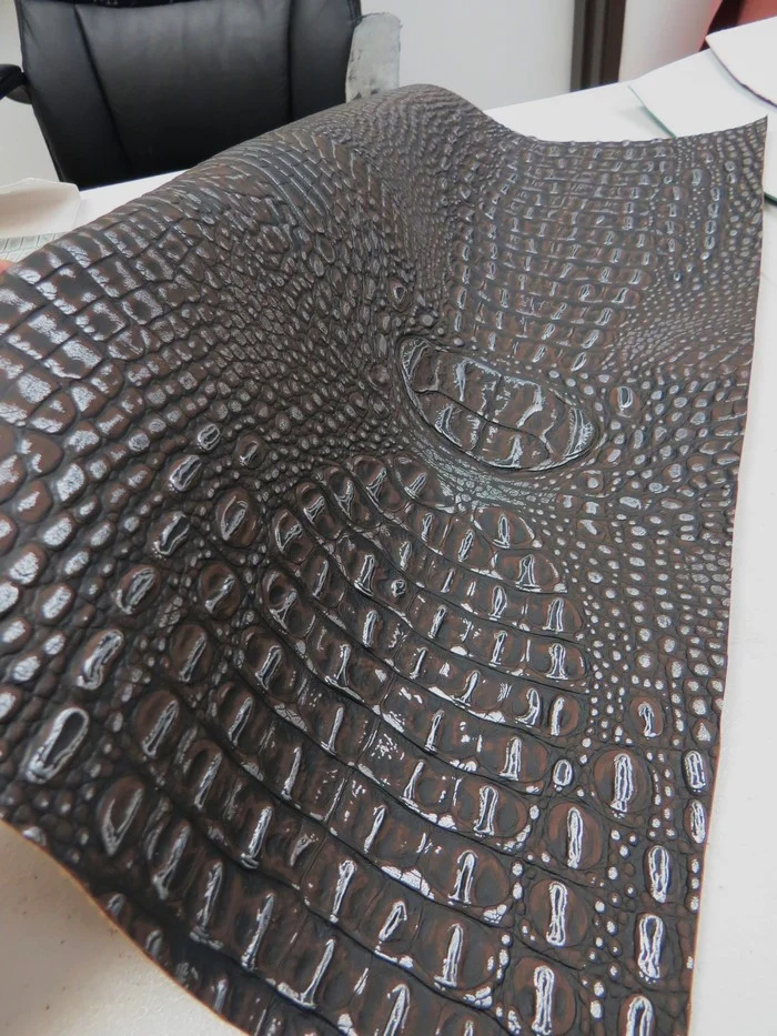 Chocolate/Silver Metallic Caiman Gator Vinyl / 30 Yard Roll - Image 3